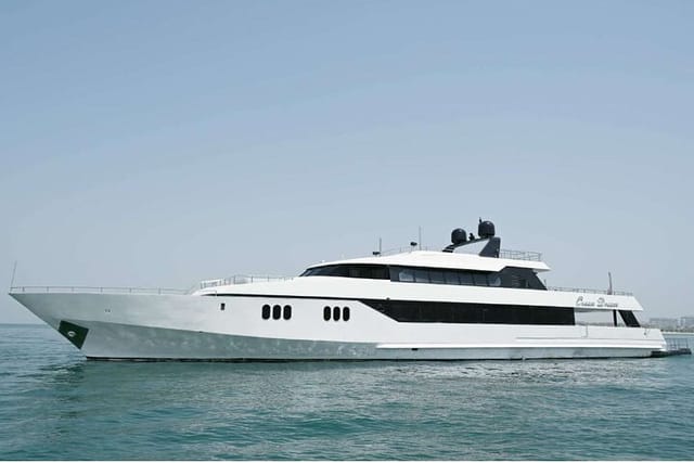 143-ft-private-yacht-experience-in-dubai_1